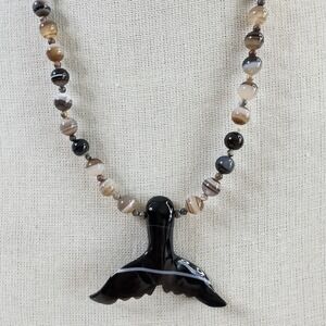 Artisan Necklace 24" Whale Tail Agate Pendant & Beads Silver tone toggle